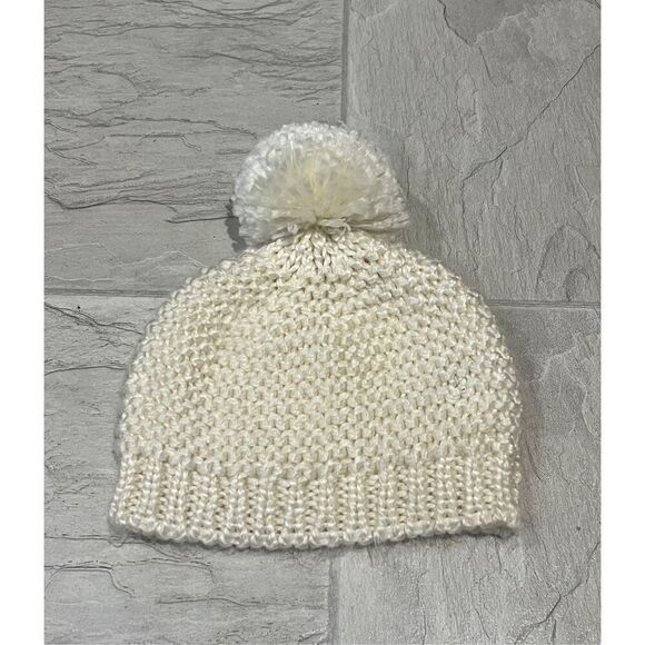 Maurices White Winter Hat 100% Acrylic - Picture 1 of 8